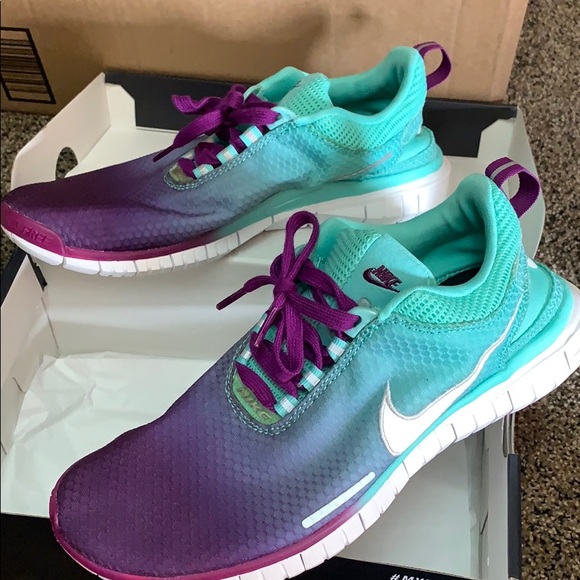 Custom Nike frees - Picture 3 of 4